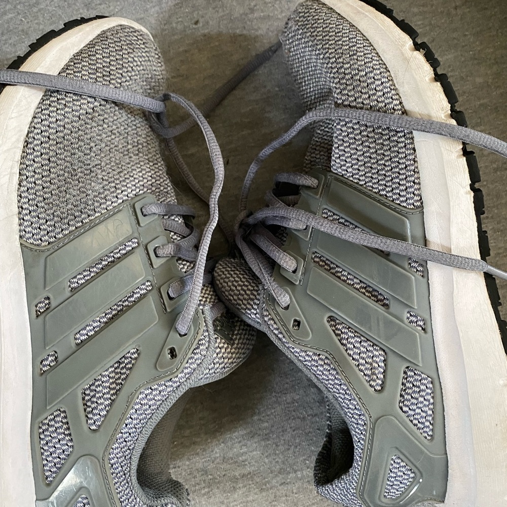 Mens Adidas size 8y